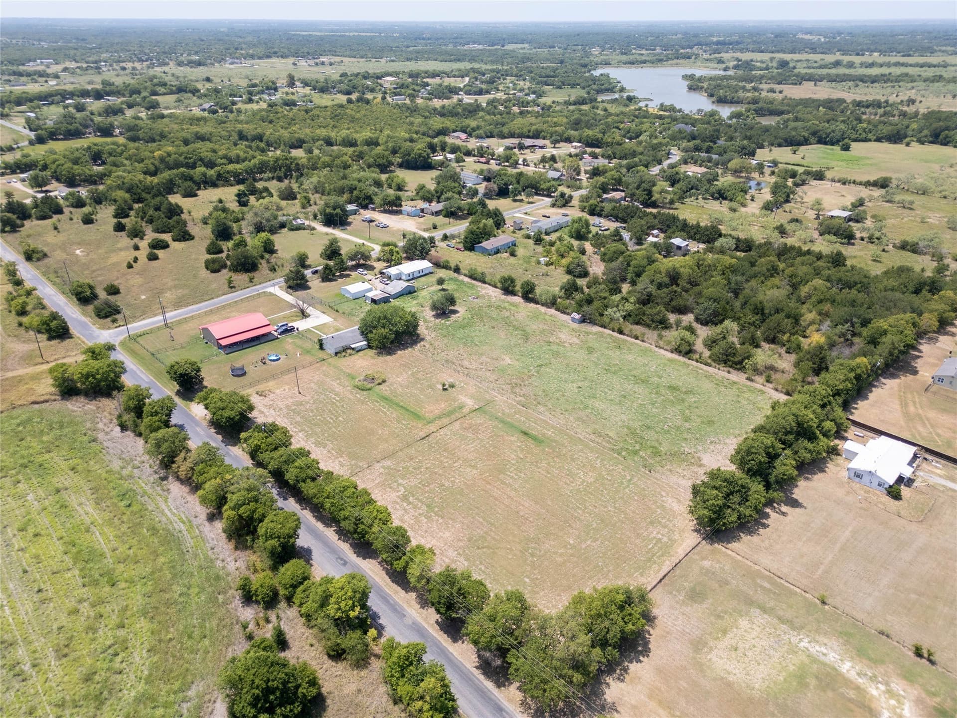 1.05 acres in Ellis County - photo 8