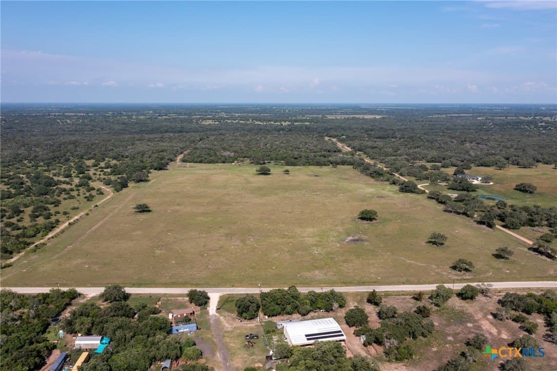 100 acres in DeWitt County gallery image 4