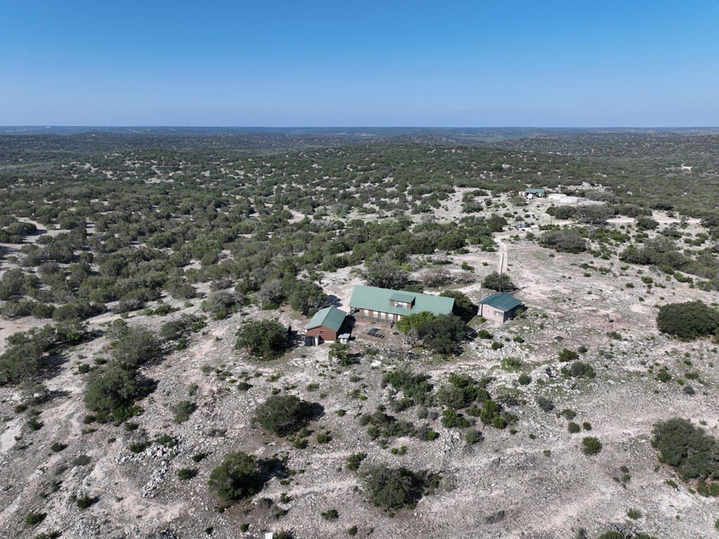 53.94 acres in Edwards County gallery image 4