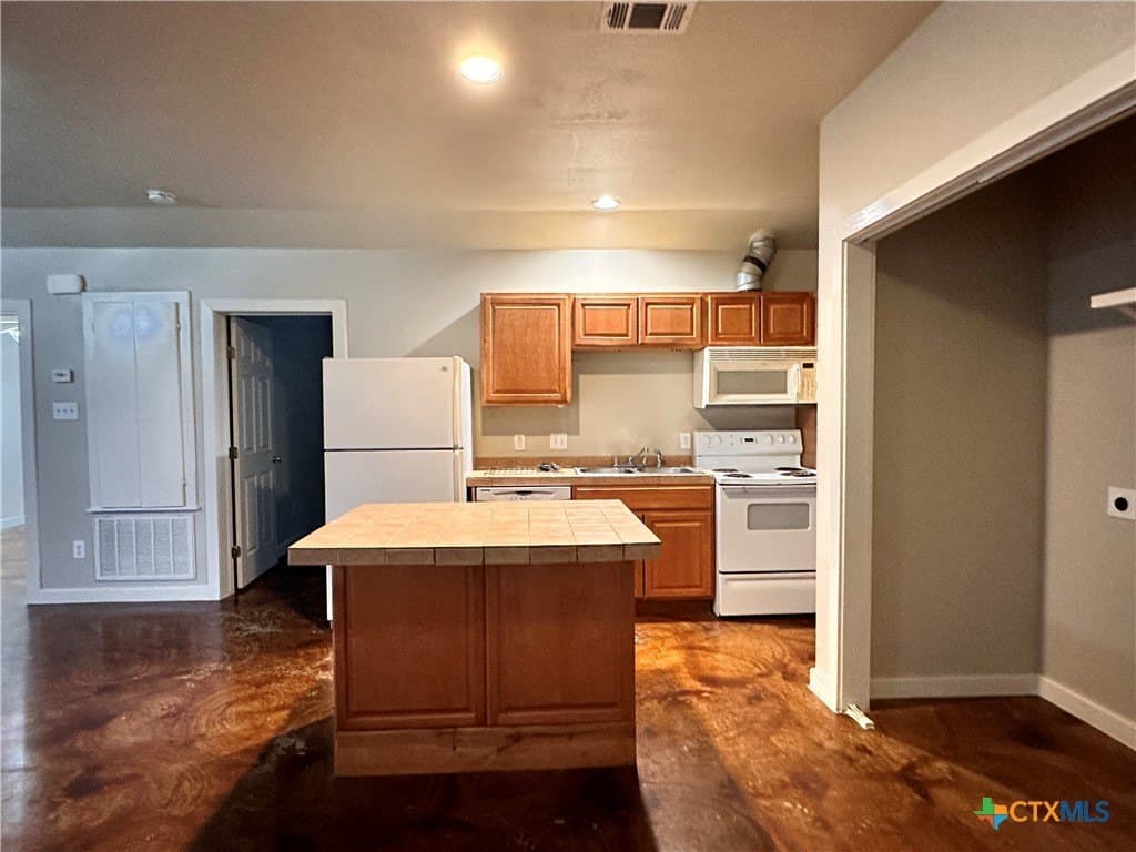 10 acres in Hays County - photo 10