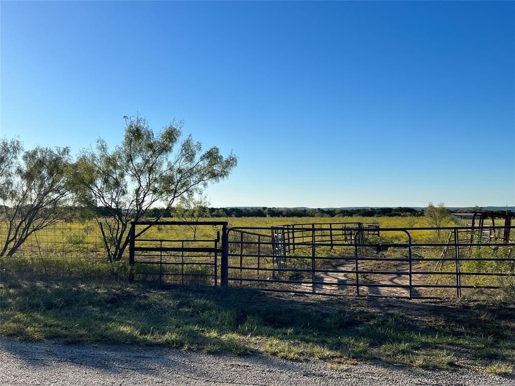 27.15 acres in Palo Pinto County
