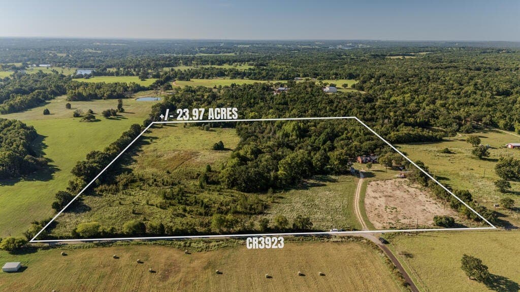 23.97 acres in Henderson County - photo 2