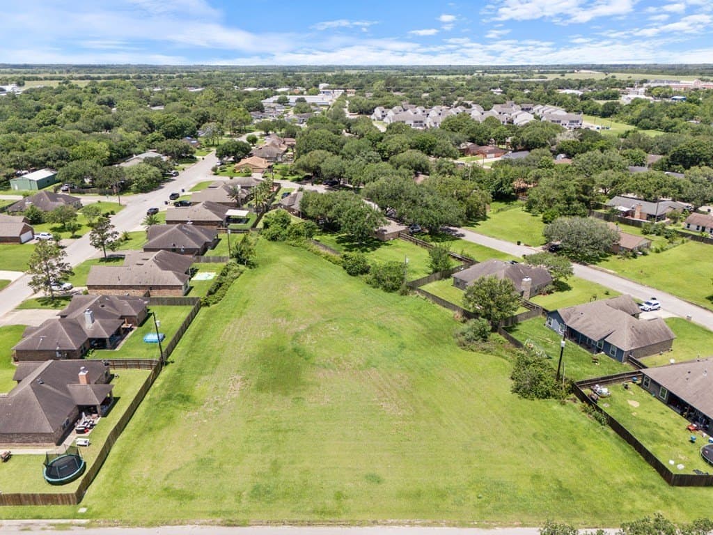 1.04 acres in Bay City County gallery image 2