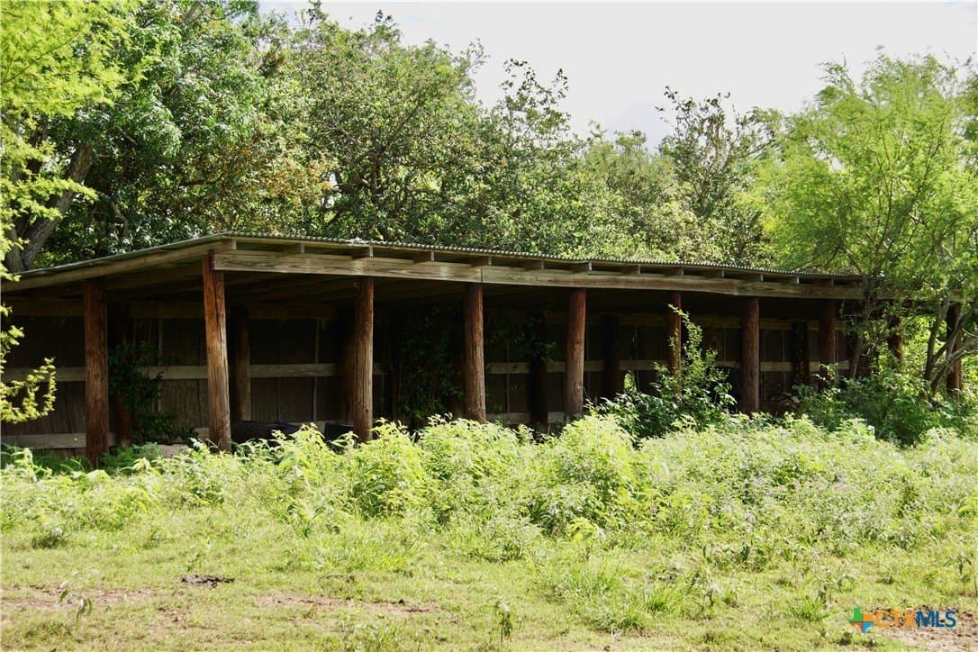 349.62 acres in Victoria County - photo 10