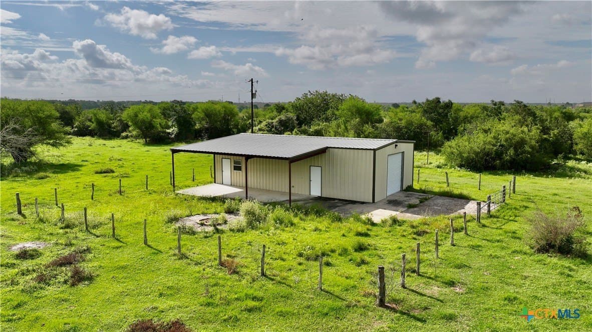 349.62 acres in Victoria County - photo 9