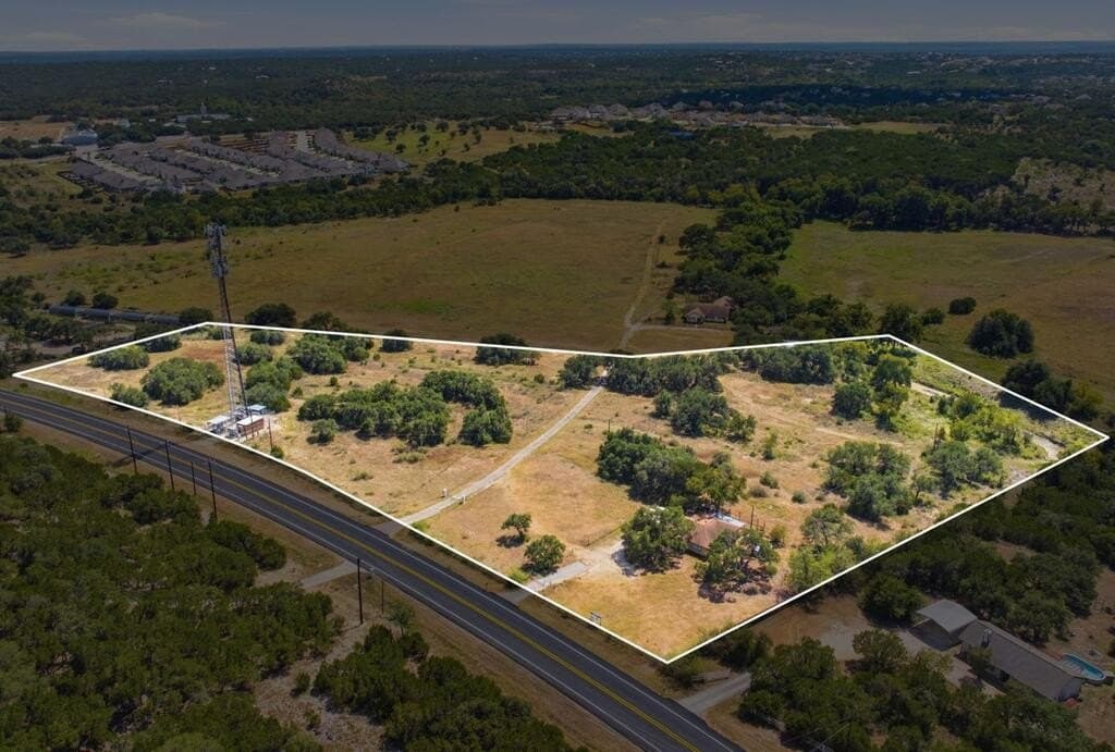 10 acres in Hays County - photo 3