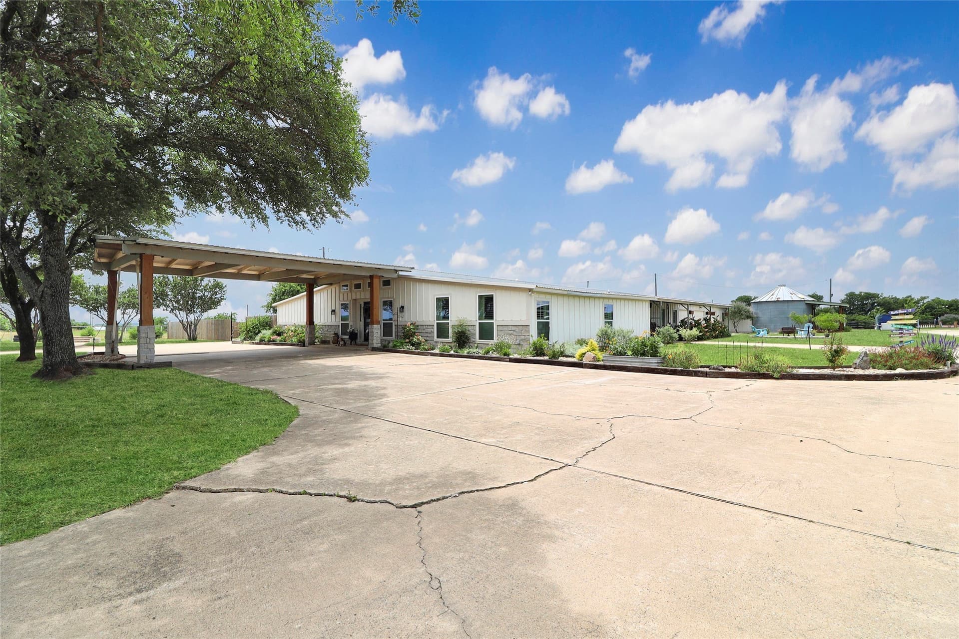 11.62 acres in Denton County - photo 2