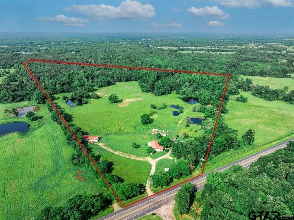 49.25 acres in Hopkins County