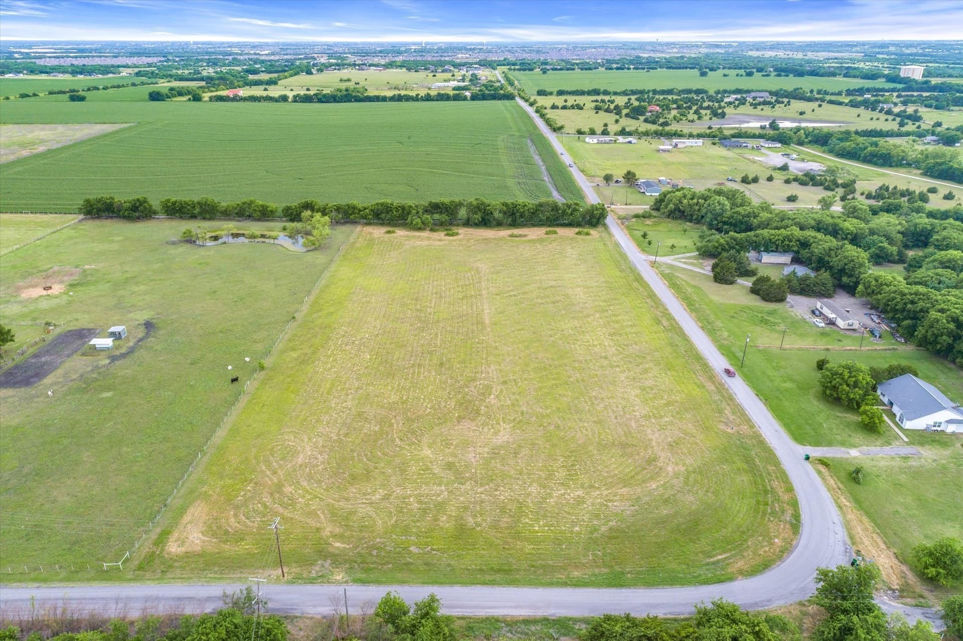 1.01 acres in Rockwall County gallery image 2