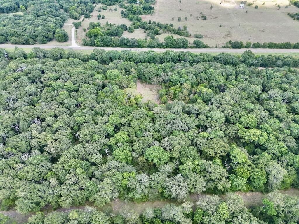 10 acres in ANDERSON County - photo 4