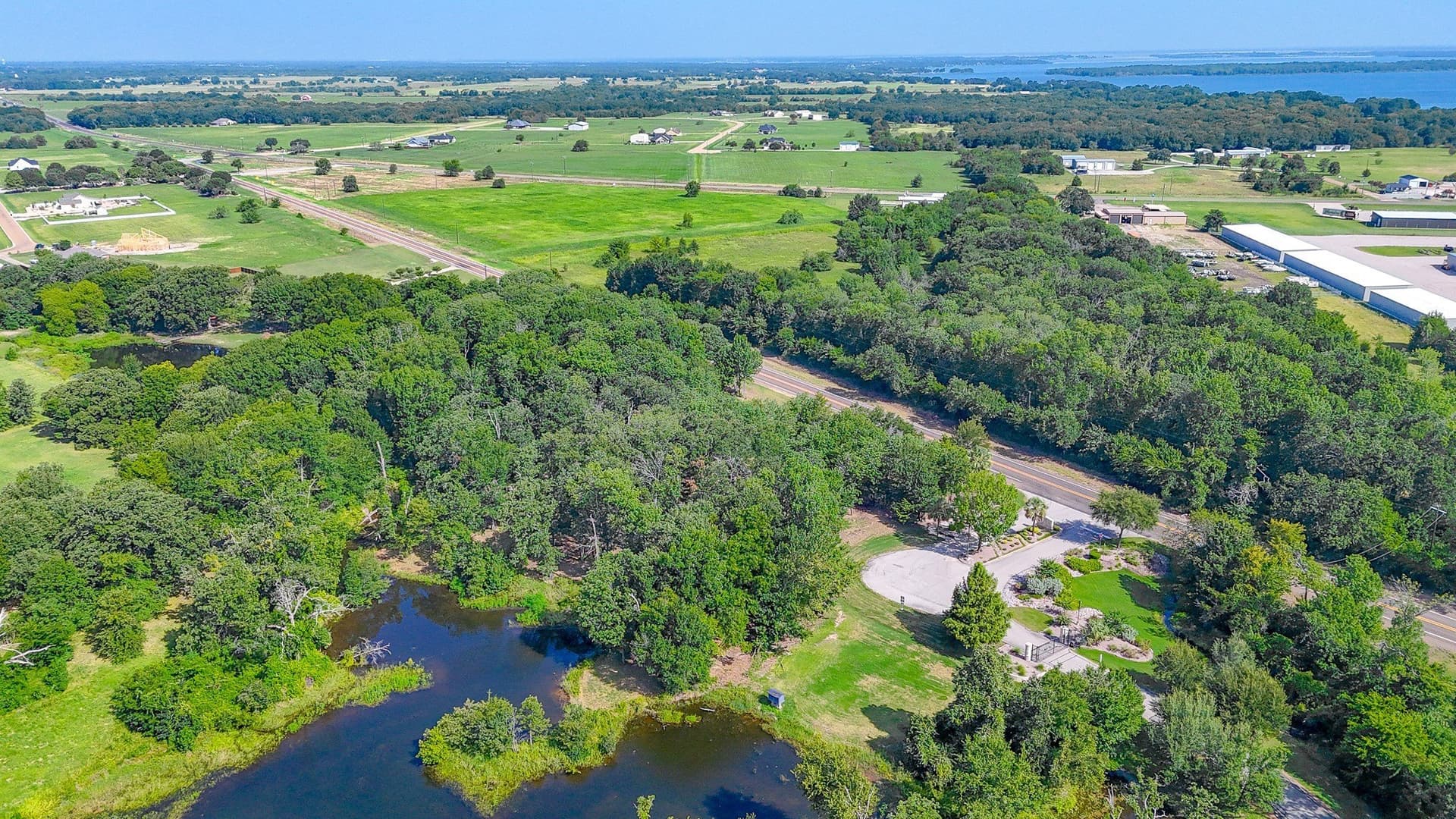 1.05 acres in Navarro County - photo 31