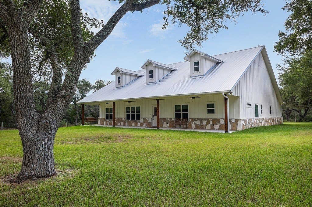 29.87 acres in Lavaca County