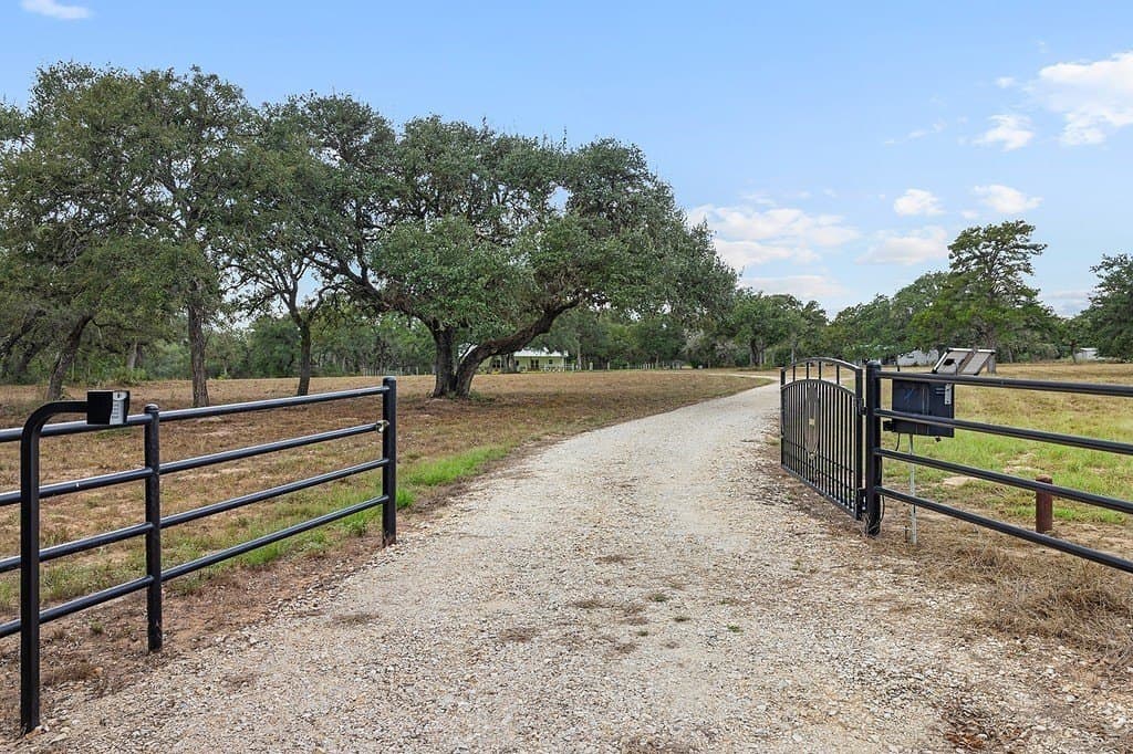 29.87 acres in Lavaca County - photo 13