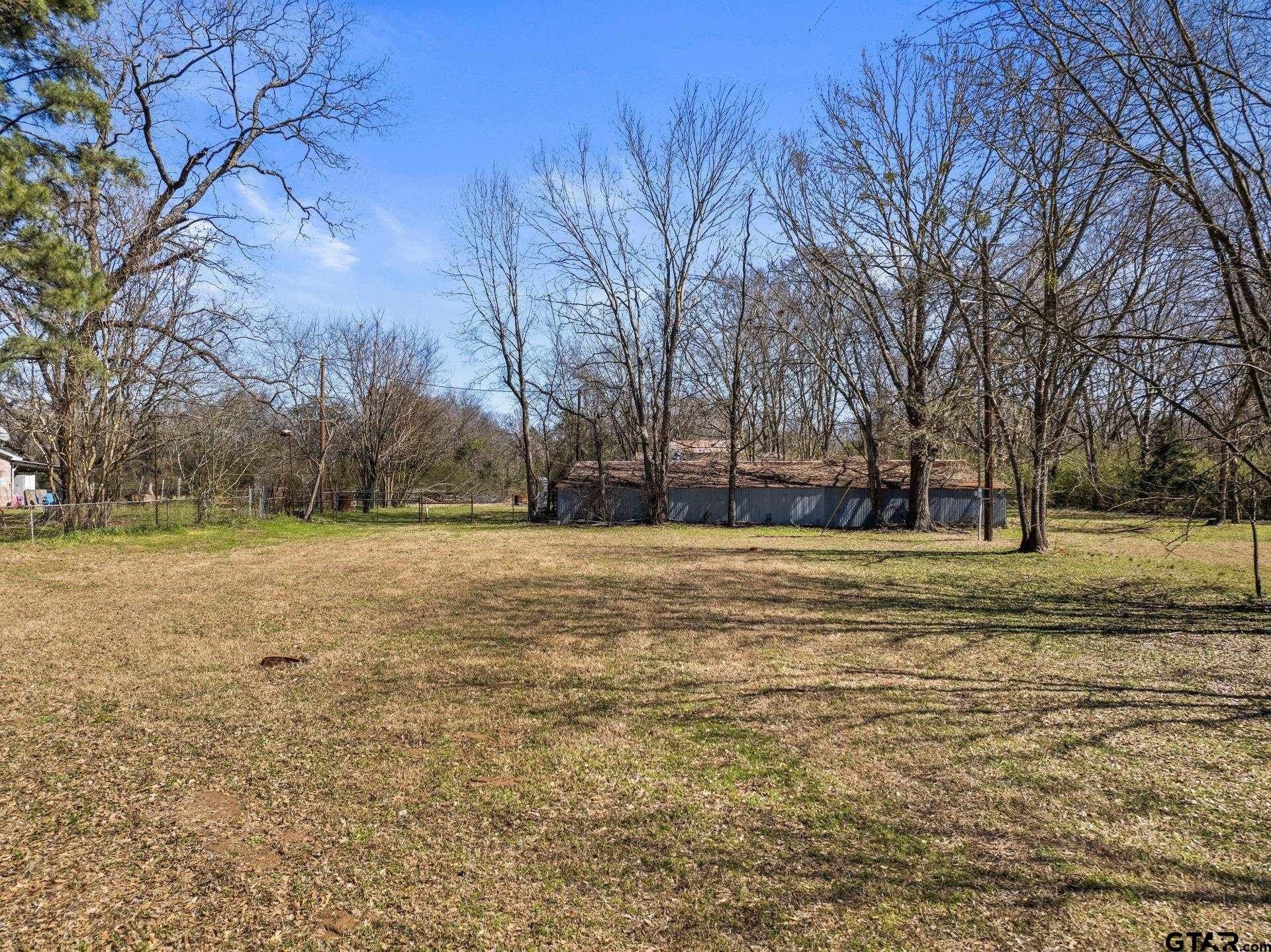 2 acres in Titus County gallery image 3