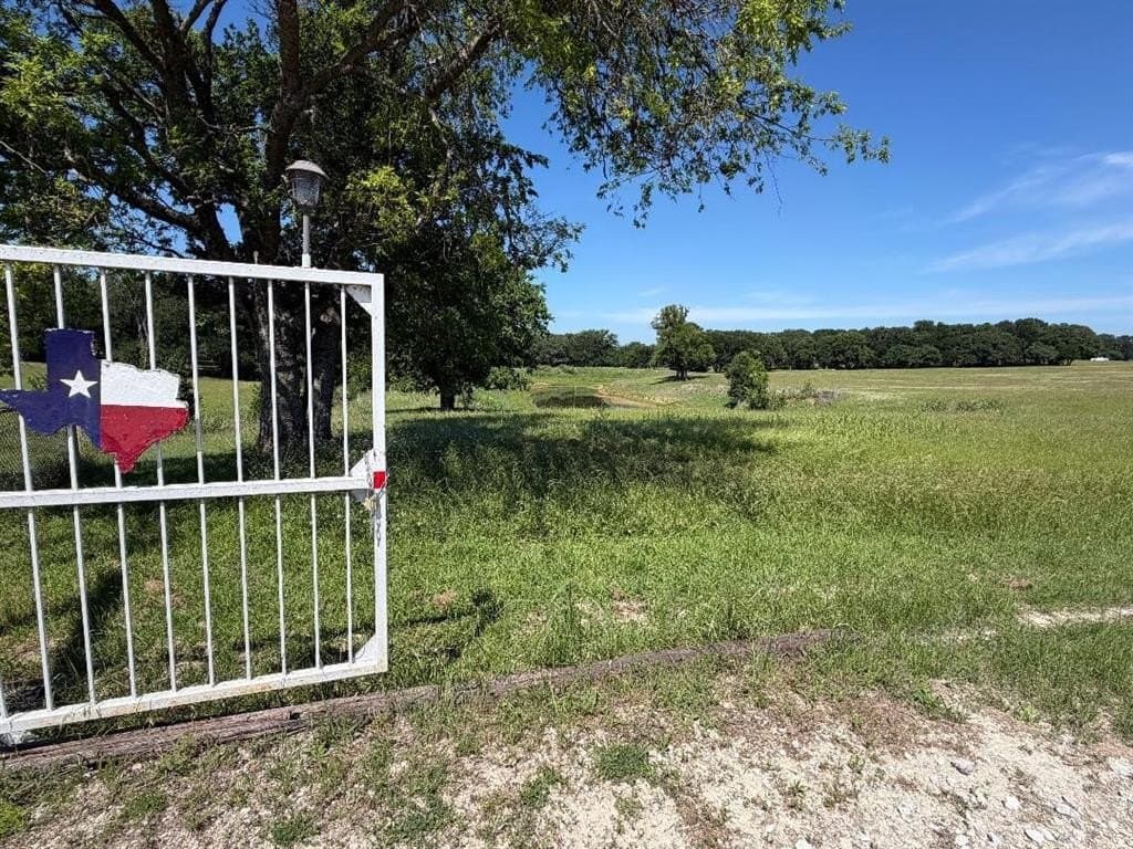 25 acres in Hill County gallery image 3