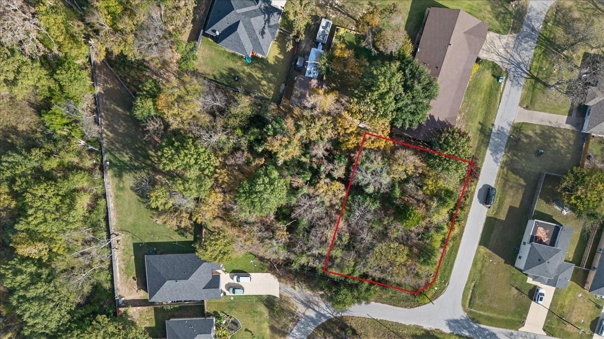 0.65 acres in Henderson County - photo 2