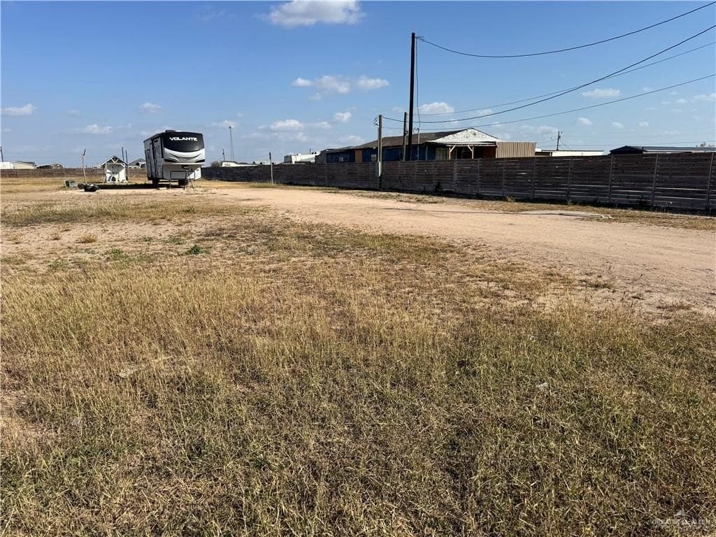 0.5 acres in Hidalgo County gallery image 3