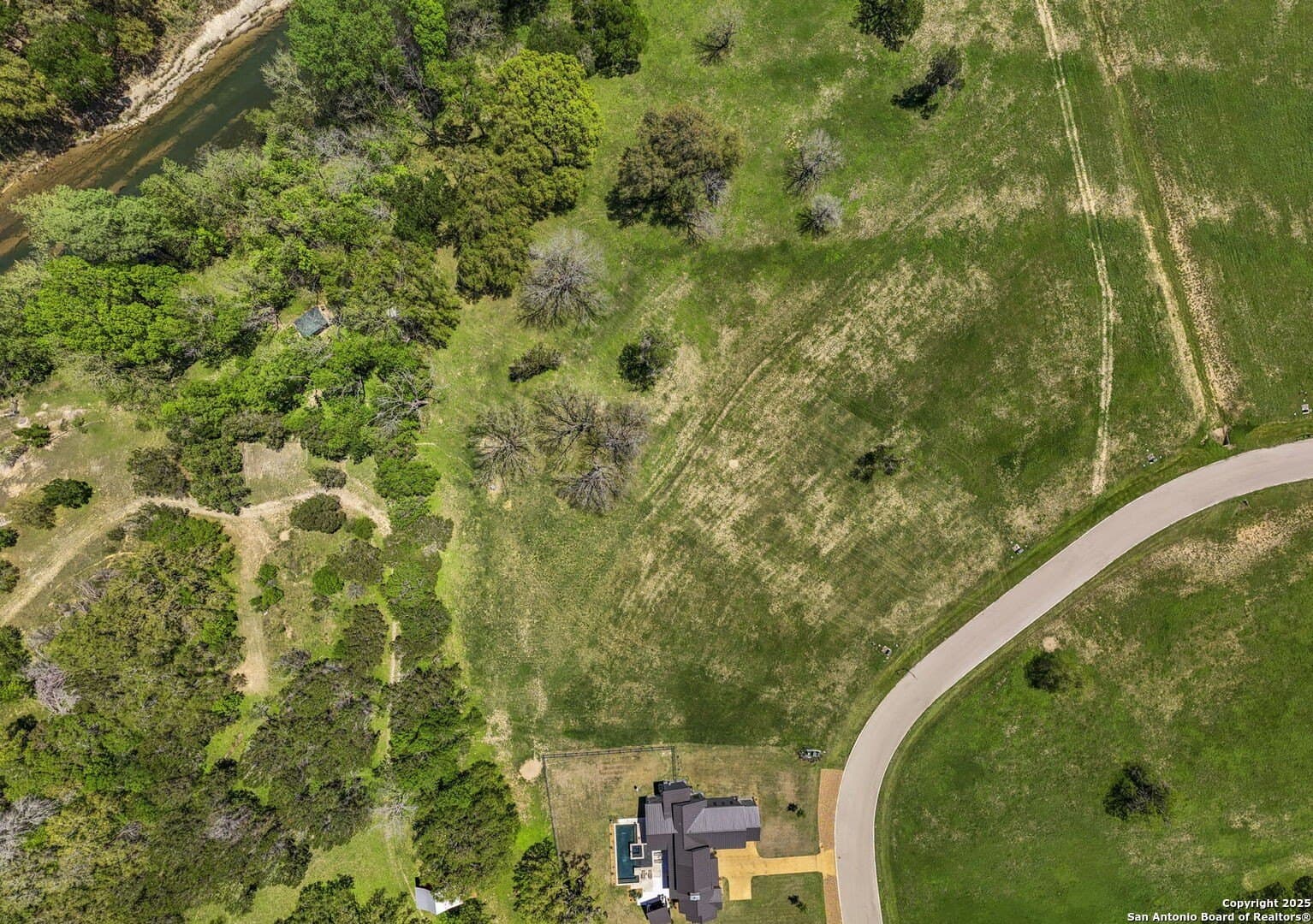 1.18 acres in Comal County - photo 3