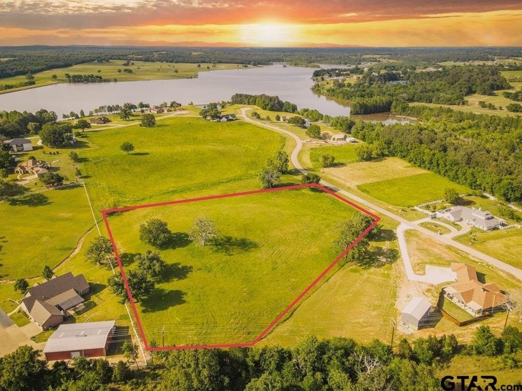 4.11 acres in Henderson County gallery image 2