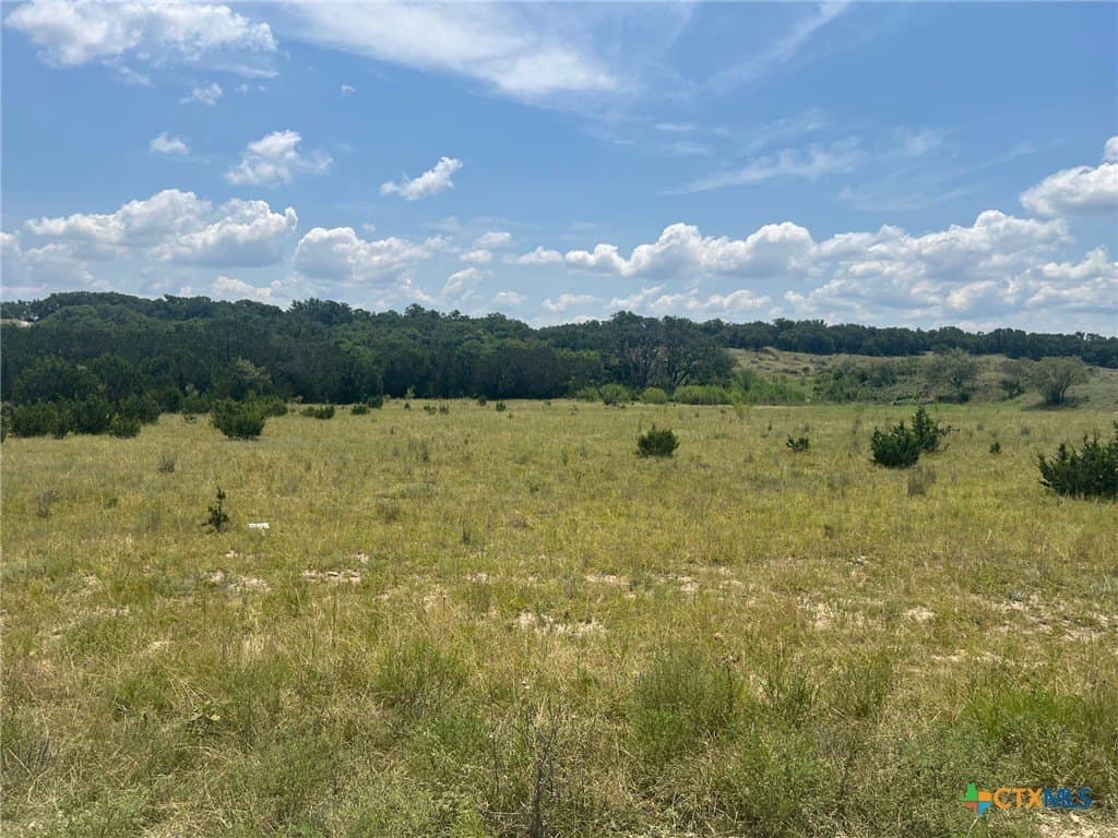 5.04 acres in Lampasas County
