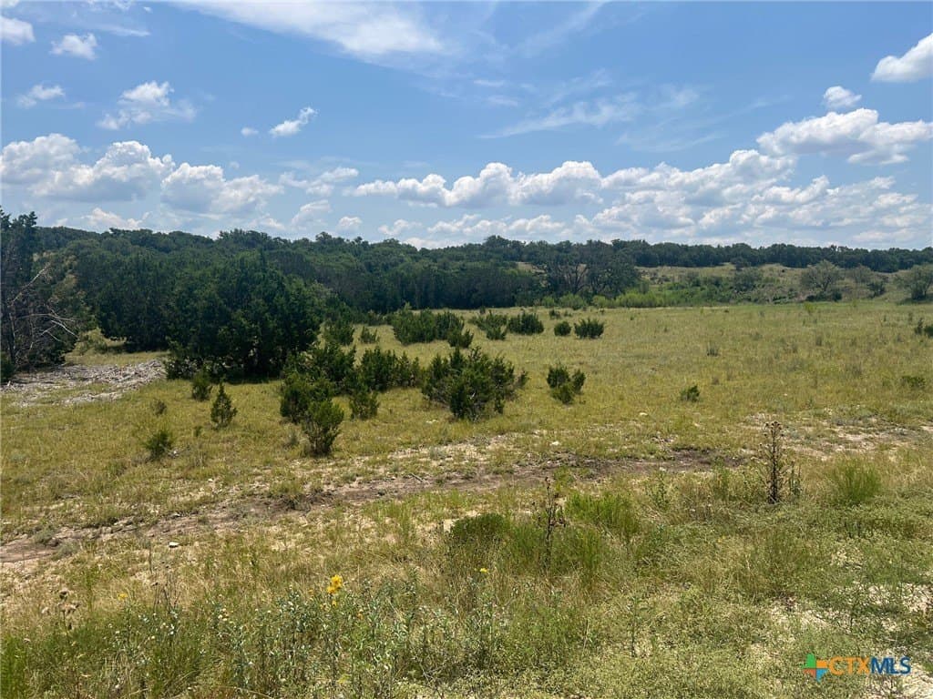 5.04 acres in Lampasas County gallery image 2