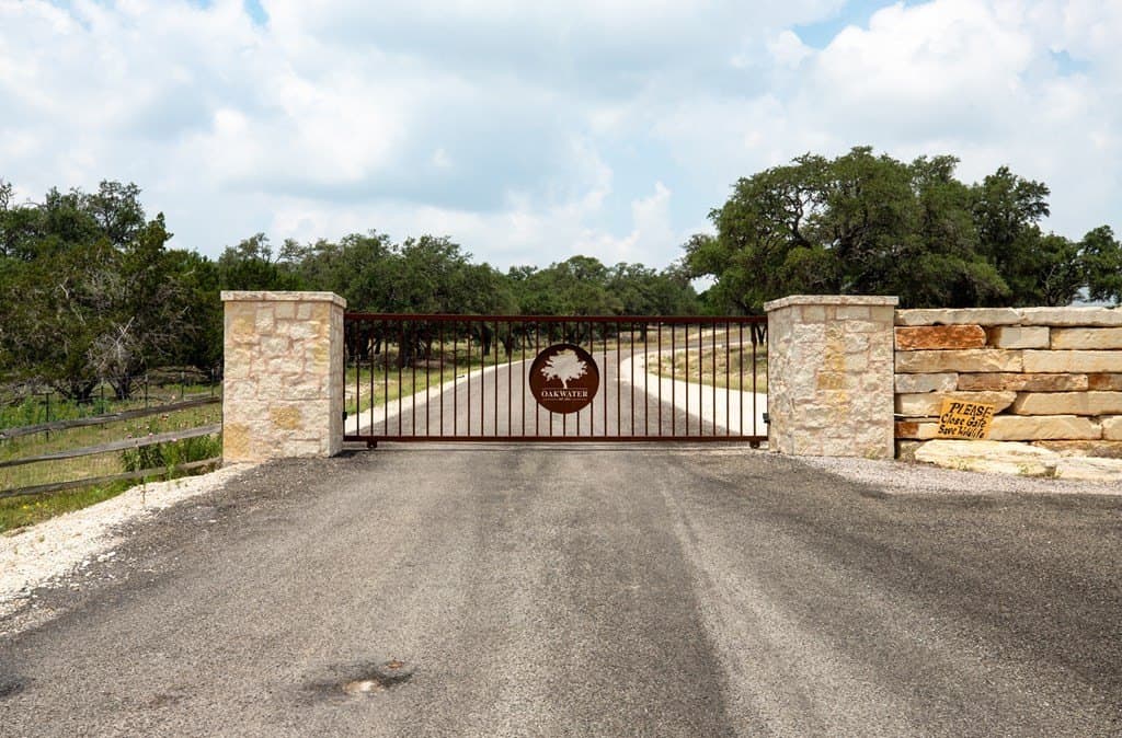 5.28 acres in Gillespie County gallery image 3