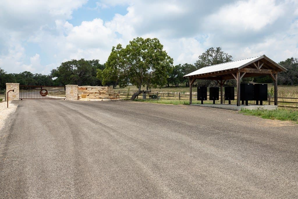 5.28 acres in Gillespie County gallery image 4