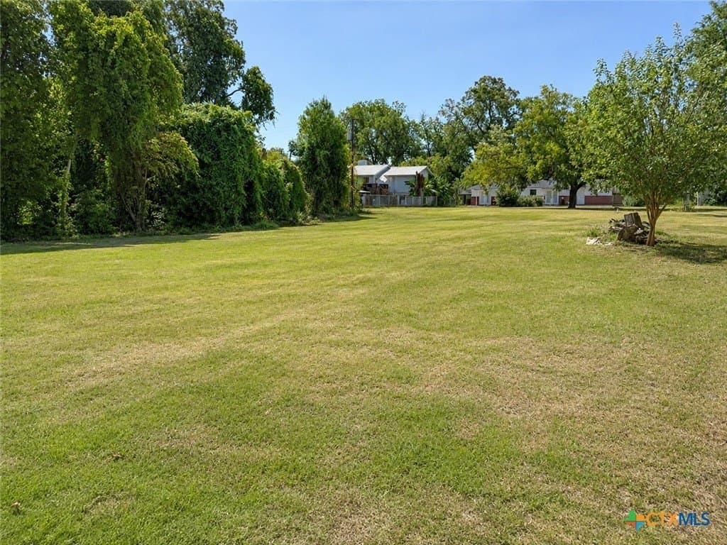 0.38 acres in Guadalupe County - photo 8