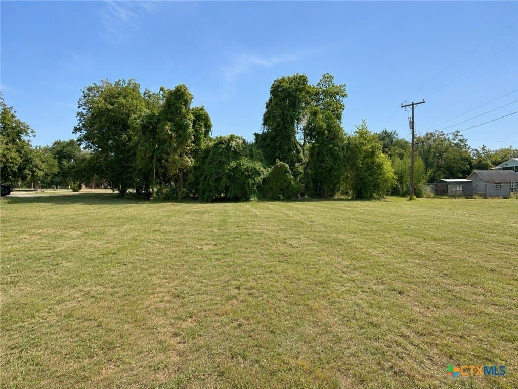 0.38 acres in Guadalupe County - photo 4