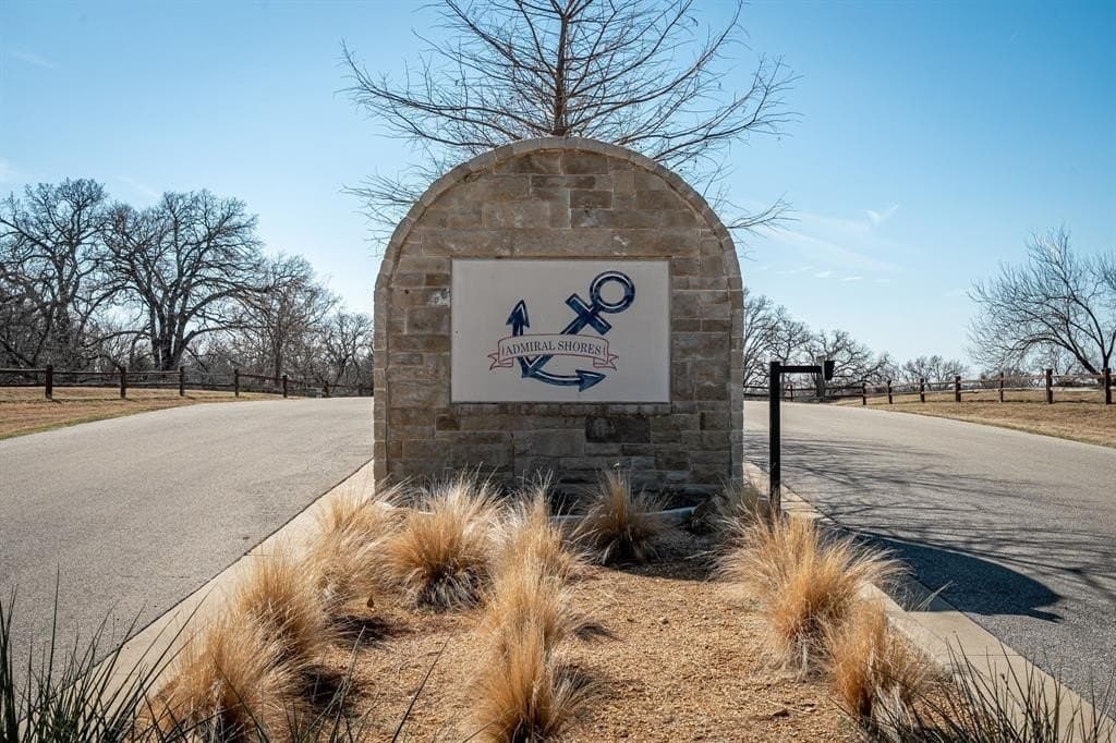 1.05 acres in Navarro County gallery image 2