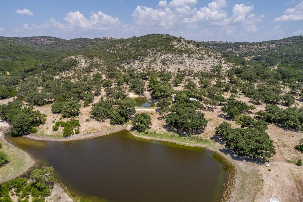 97.69 acres in Edwards County - photo 3