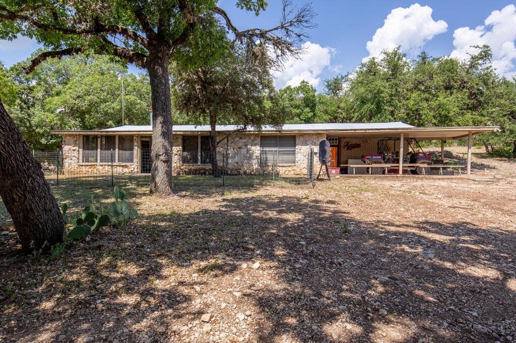 97.69 acres in Edwards County - photo 5