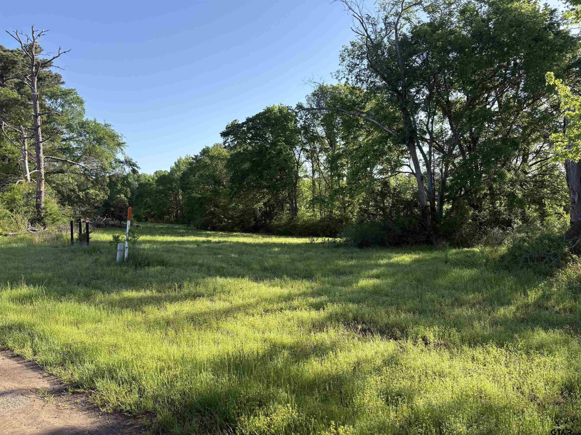 5.57 acres in Smith County