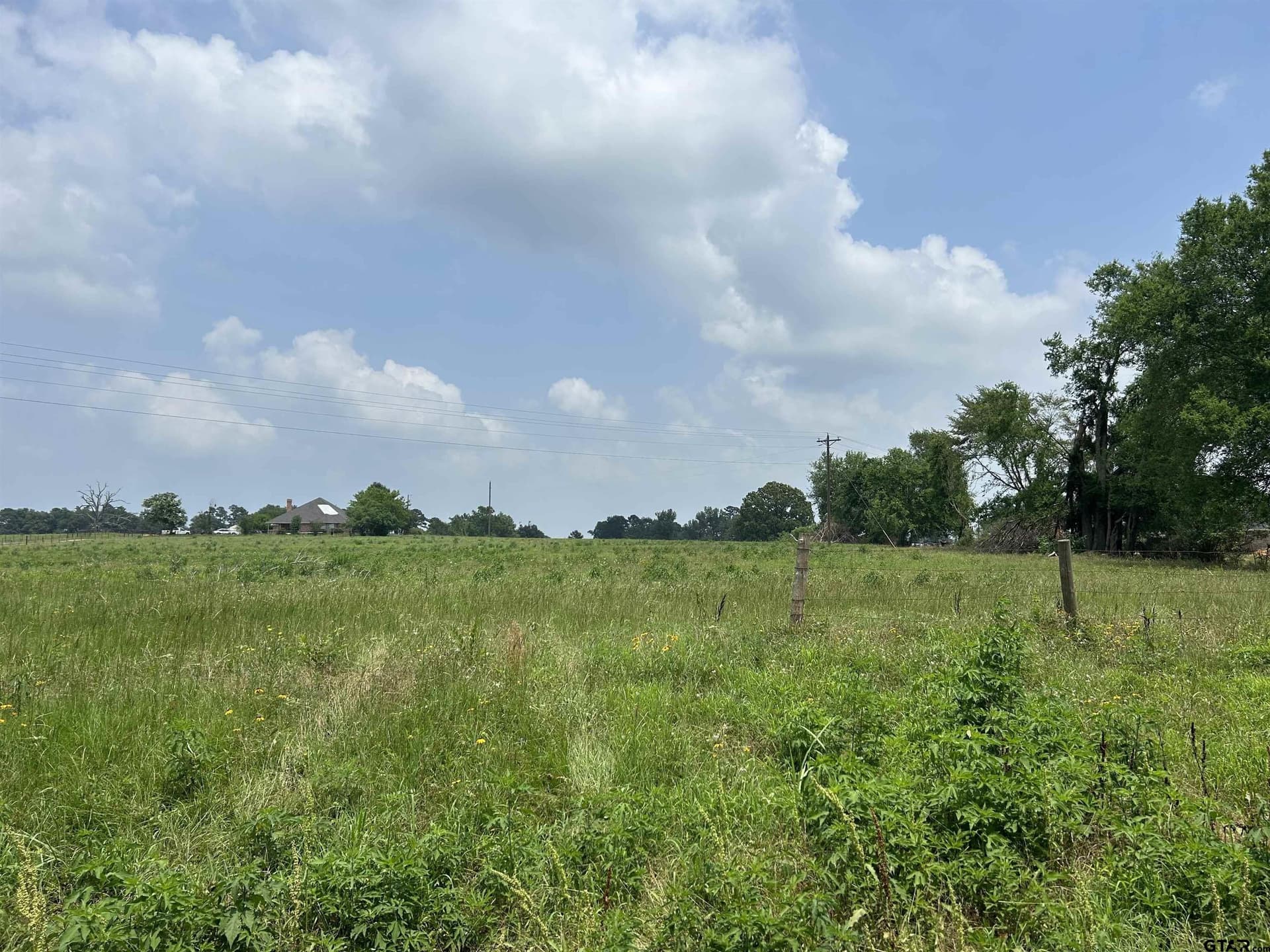 5.57 acres in Smith County featured view
