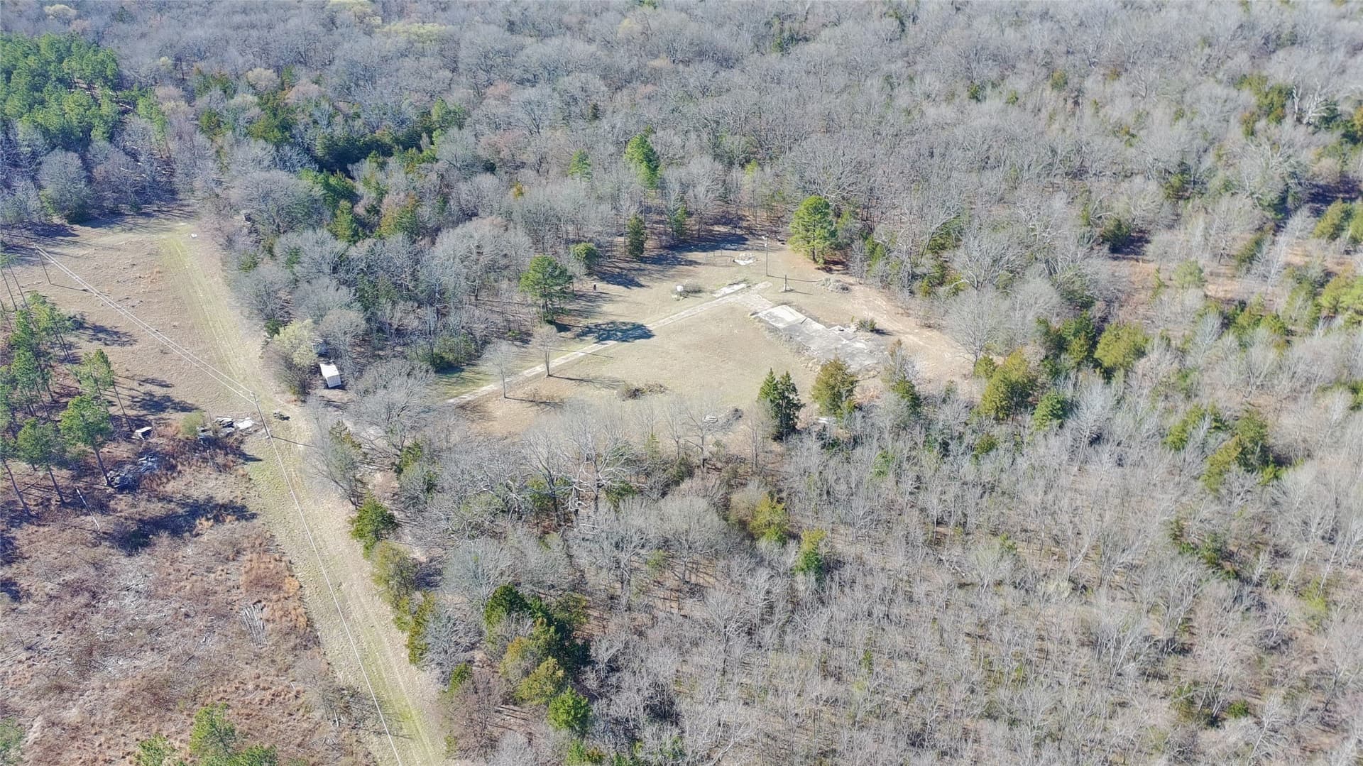21.01 acres in Titus County - photo 23