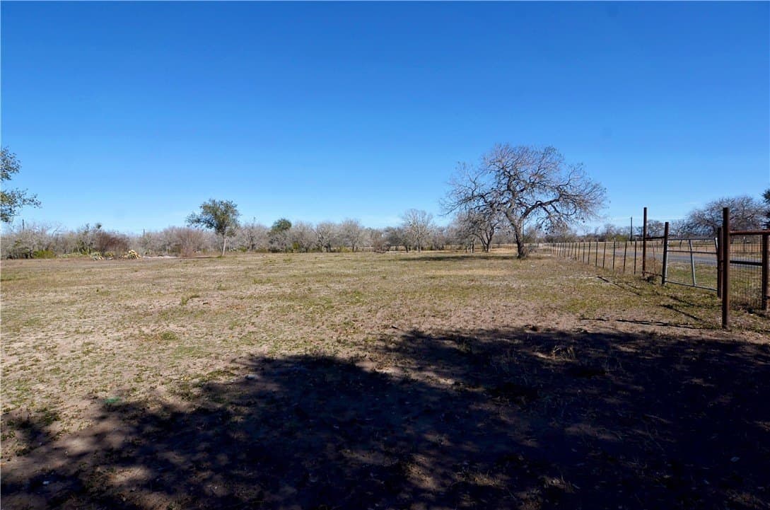 9.17 acres in Bee County - photo 20
