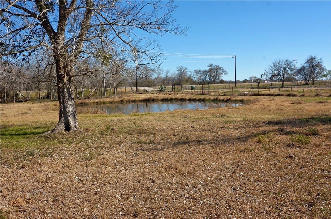 9.17 acres in Bee County - photo 8