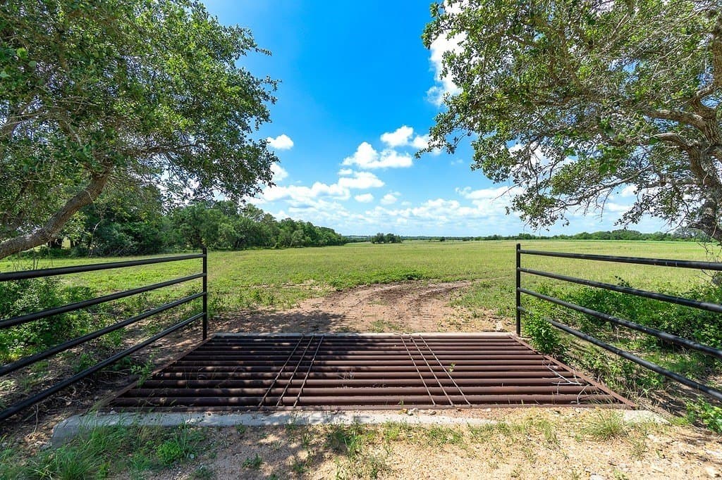 265.39 acres in Fayette County - photo 7