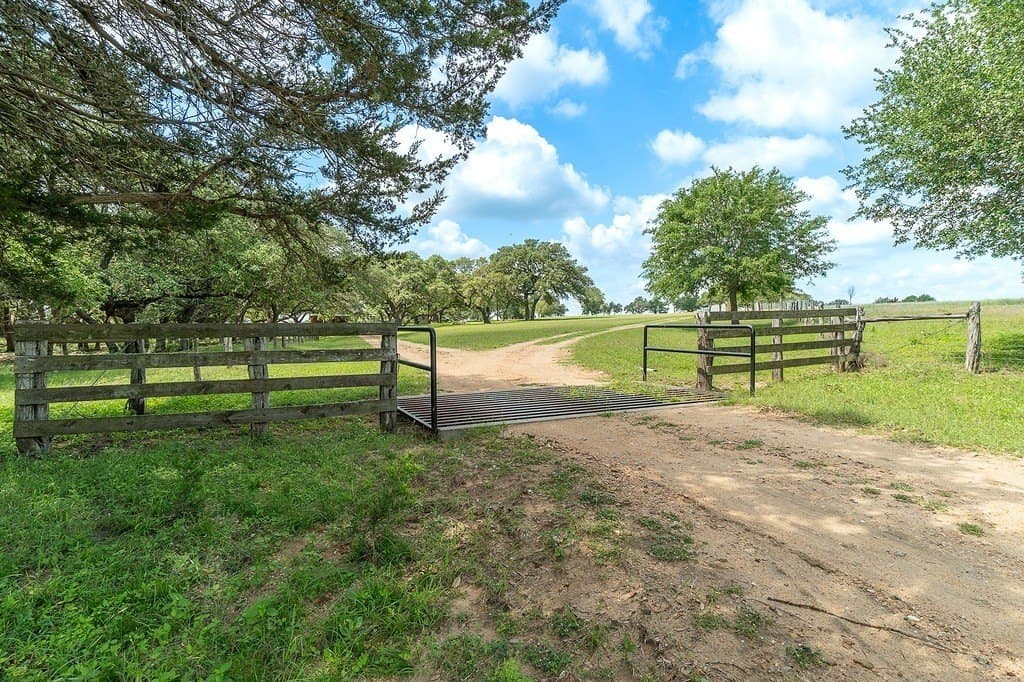265.39 acres in Fayette County - photo 6