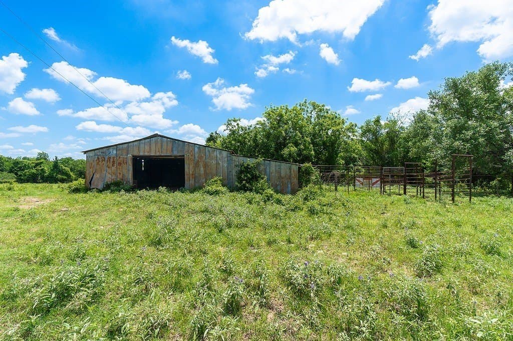 265.39 acres in Fayette County - photo 25