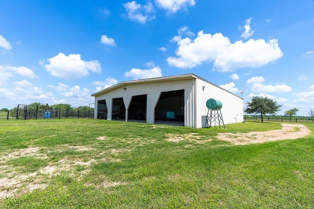 265.39 acres in Fayette County - photo 14