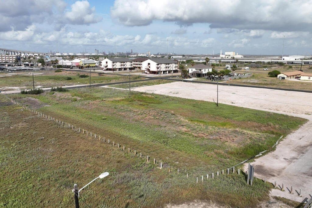 0.6 acres in Nueces County - photo 4