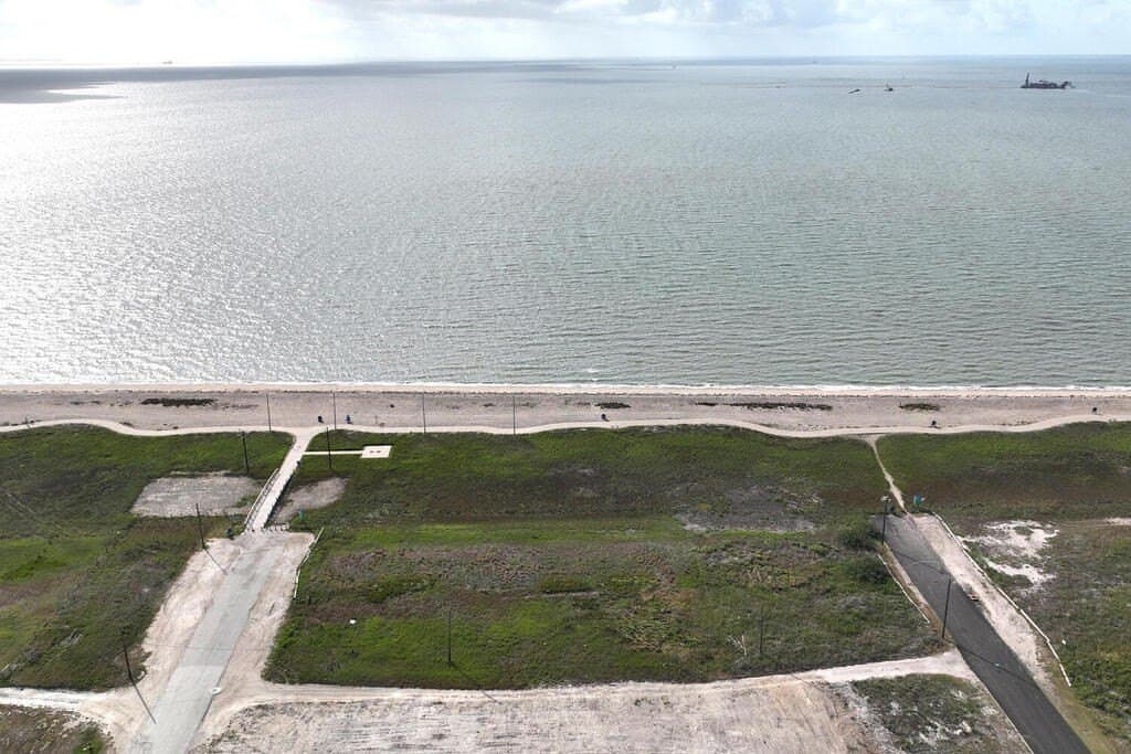 0.6 acres in Nueces County - photo 9