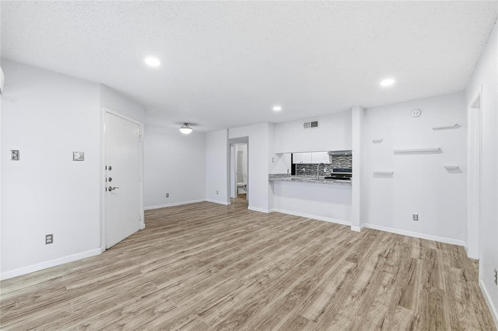 17.99 acres in Dallas County