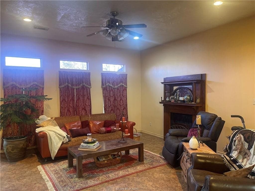 12.91 acres in Grimes County gallery image 3