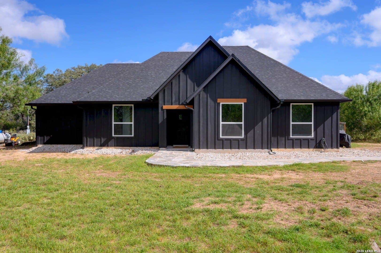 2525 TOMBLIN RD