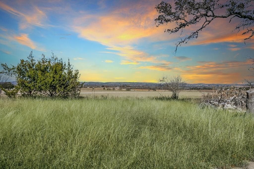 9.95 acres in Gillespie County
