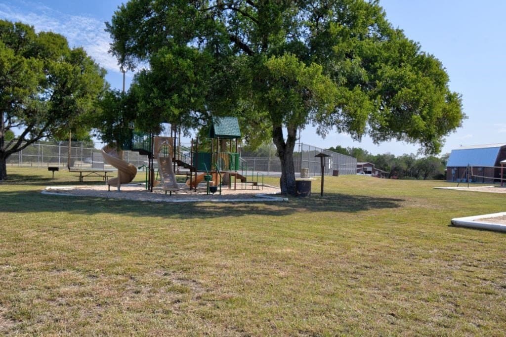 0.65 acres in Bandera County - photo 6