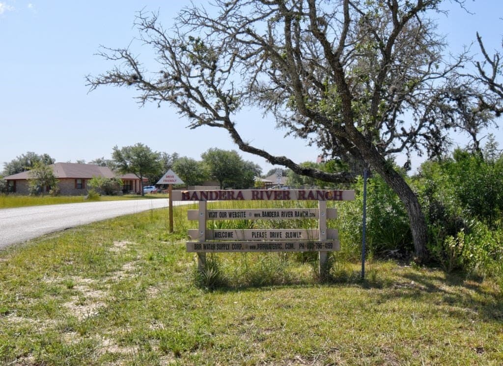 0.65 acres in Bandera County - photo 3