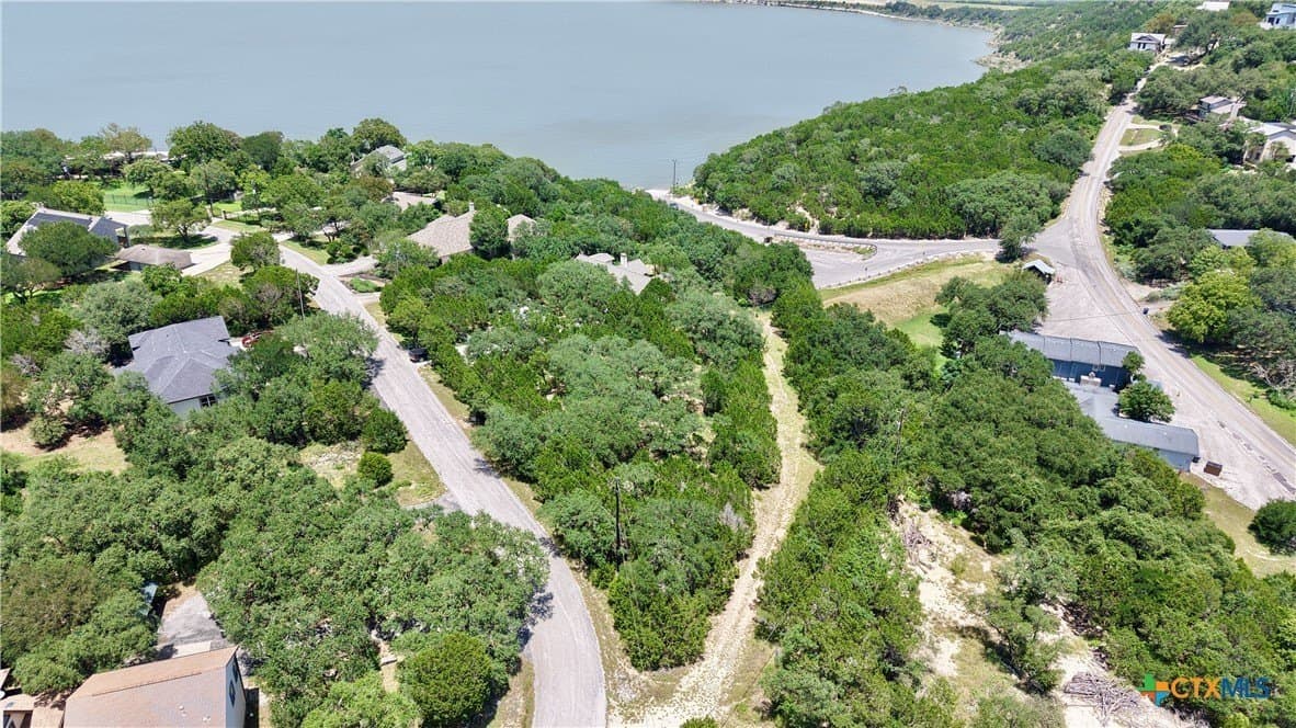 0.94 acres in Comal County gallery image 3